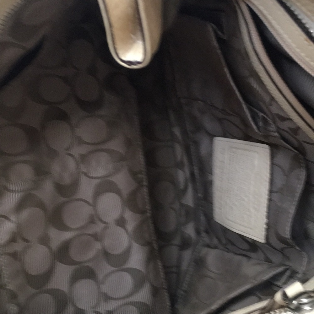 Used - Picture 3 of 4